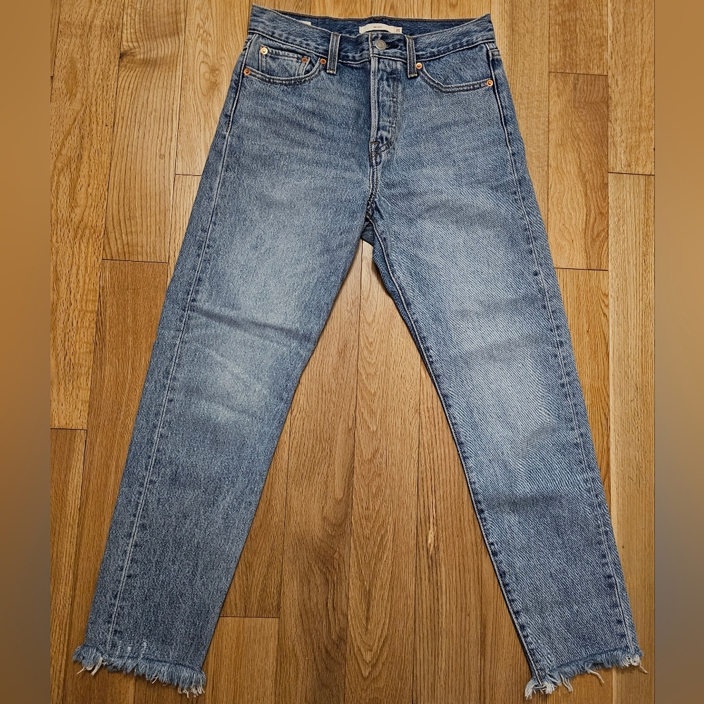 Levi’s Premium Wedgie Fit Straight Leg Jeans Vintage Style Denim Size 26 - Picture 2 of 8